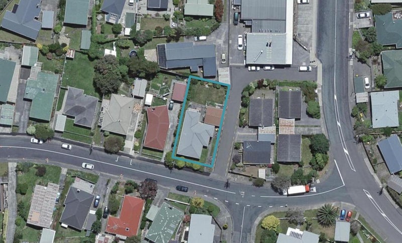 51 Beazley Avenue, Paparangi, Wellington - Carousel 1