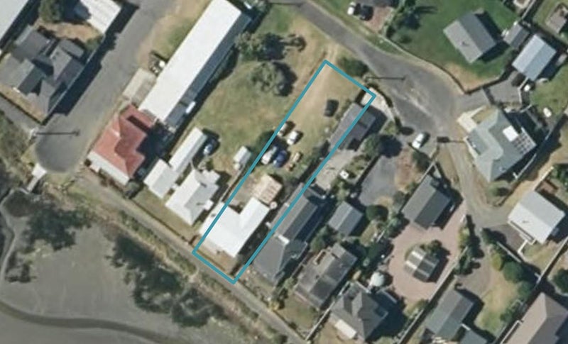 10 Rosvall Place, Foxton Beach, Foxton - Carousel 1