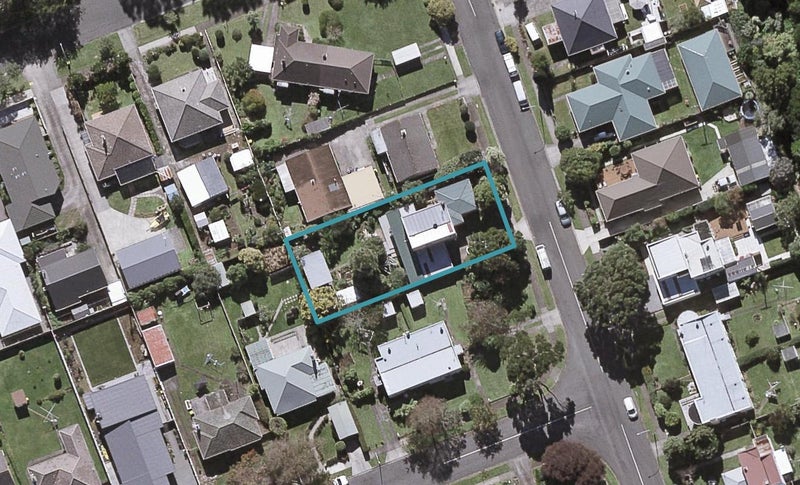 8 Somerset Street, Brooklands, New Plymouth - Carousel 1