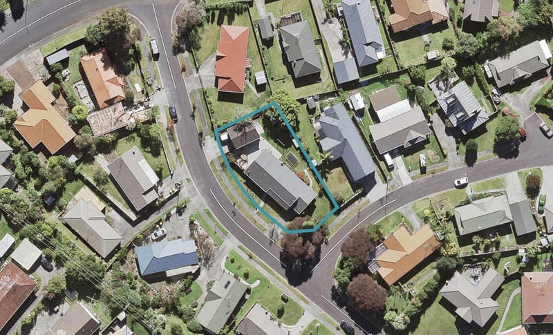 4 Lanier Place, Glendene, Auckland - Carousel 1