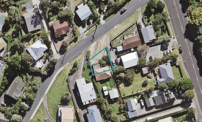 4A Coroglen Avenue, Birkenhead, Auckland - Carousel 1