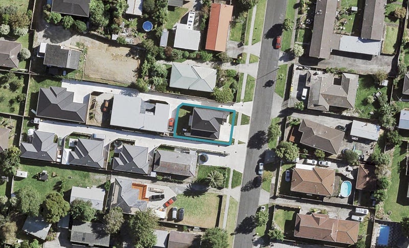 16 Lane Road, Weymouth, Auckland - Carousel 1