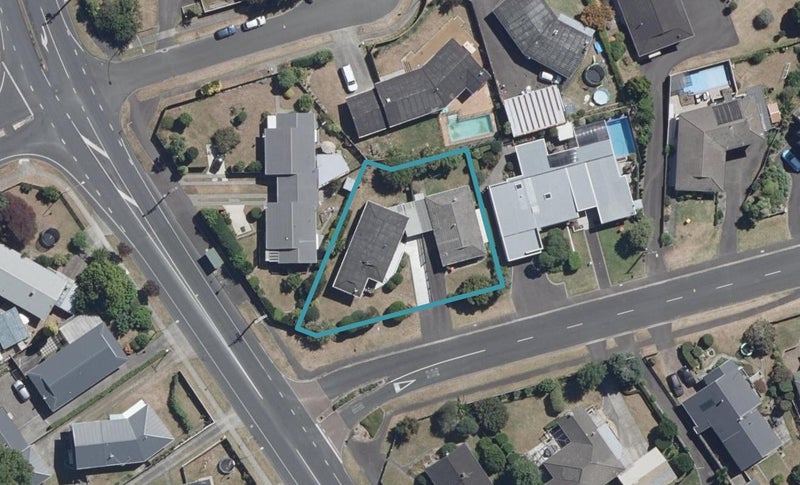 78 St Andrews Terrace, St Andrews, Hamilton - Carousel 1