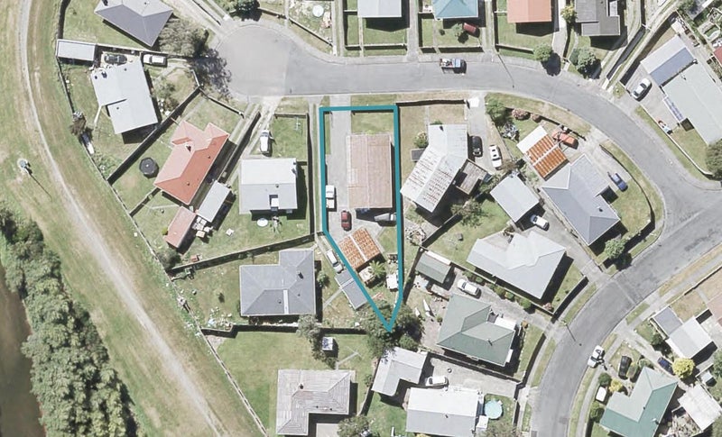 5 Orewa Grove, Wainuiomata, Lower Hutt - Carousel 1