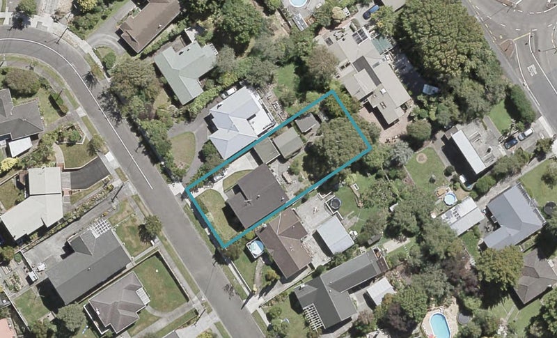 42 Dowling Grove, Silverstream, Upper Hutt - Carousel 1
