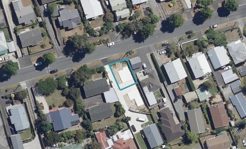 1/28 Claude Street, Fairfield, Hamilton - Carousel 1