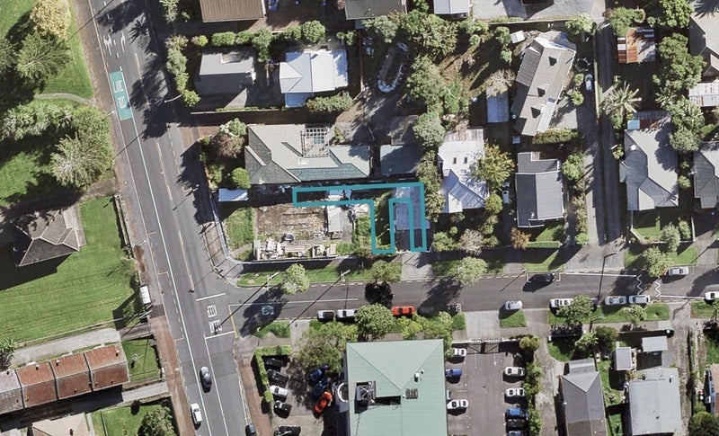 2/2A Walsall Street, Avondale, Auckland - Carousel 1