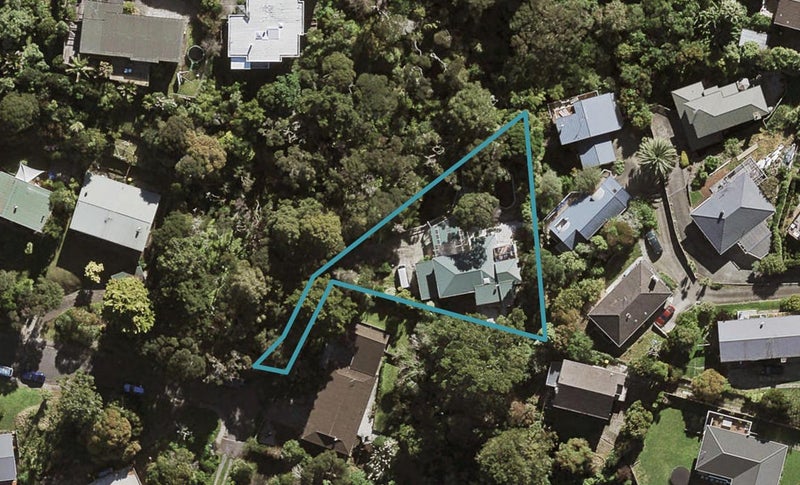 16 Kororo Street, Northcote, Auckland - Carousel 1