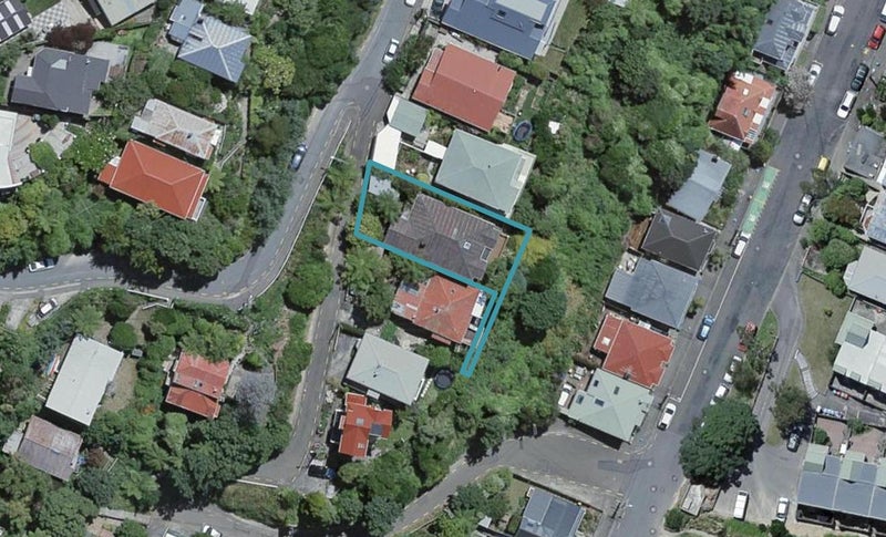 8 Mortimer Terrace, Aro Valley, Wellington - Carousel 1