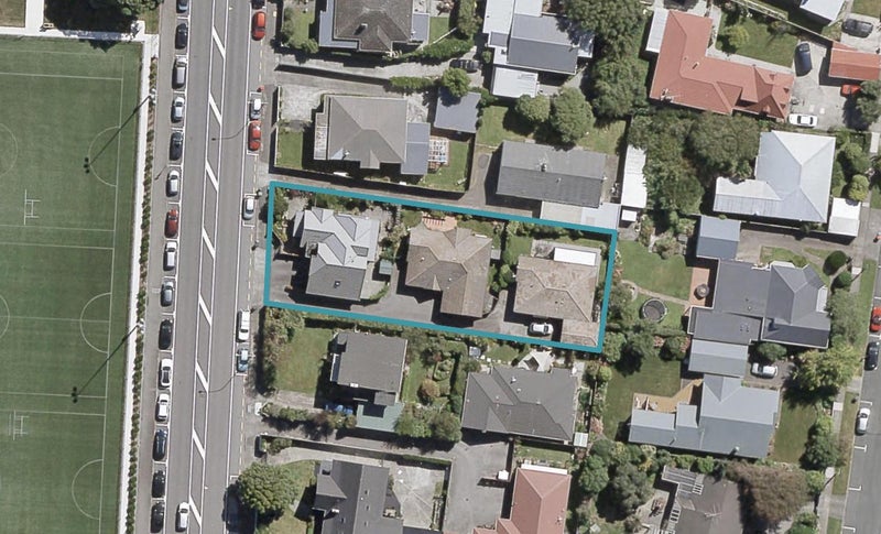 2/14 Bellevue Road, Woburn, Lower Hutt - Carousel 1