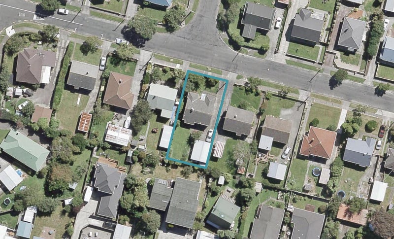 8 Rumgay Street, Fairfield, Lower Hutt - Carousel 1