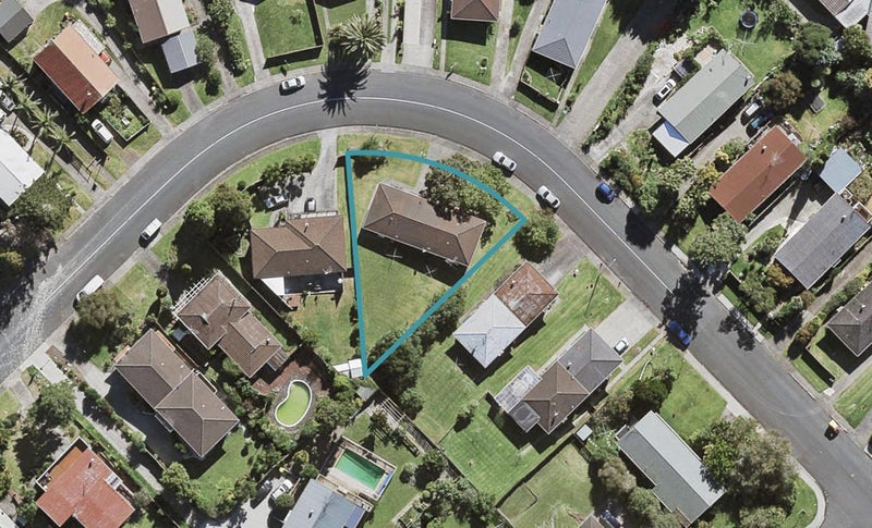 2/26 Velma Road, Hillcrest, Auckland - Carousel 1