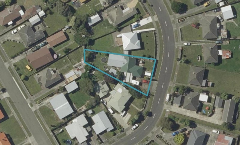 76 Clyde Crescent, Roslyn, Palmerston North - Carousel 1