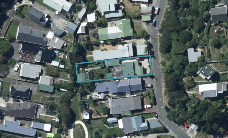 45 Cluny Road, Plimmerton, Porirua - Carousel 1