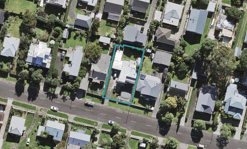 38 Princes Avenue, Mount Roskill, Auckland - Carousel 1