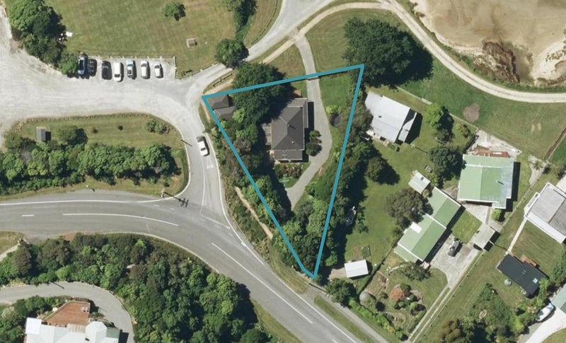 2301 Queen Charlotte Drive, Ngakuta Bay - Carousel 1
