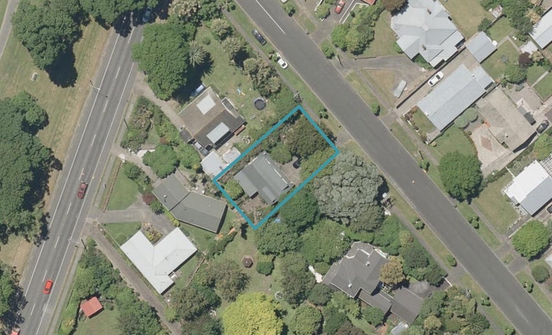 8 Helmore Street, Whanganui East, Whanganui - Carousel 1