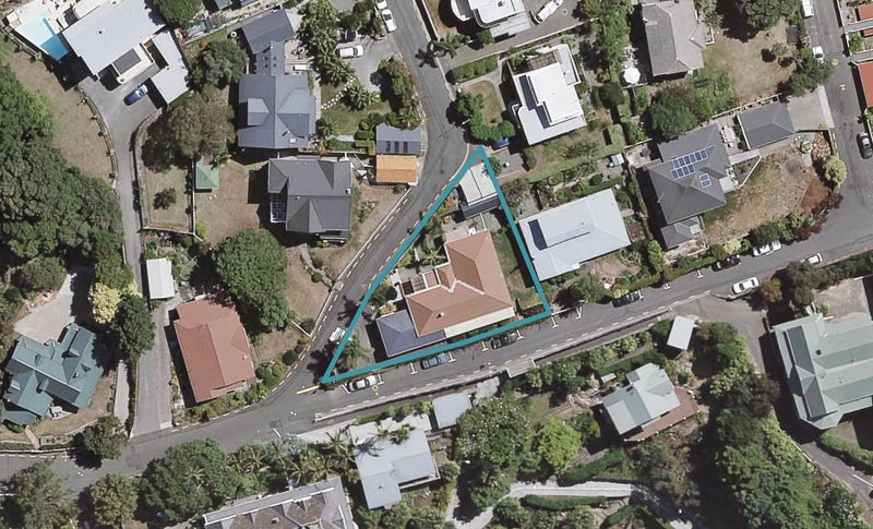 1 Gladstone Road, Bluff Hill, Napier - Carousel 1