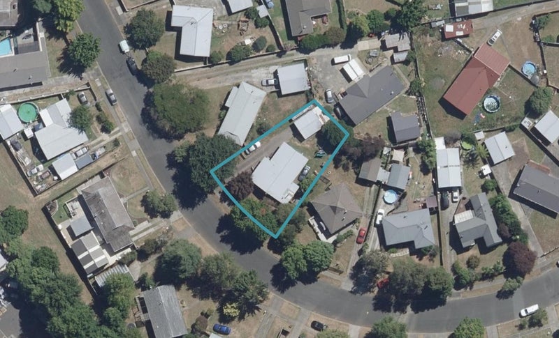 56 Oakfield Crescent, Pukete, Hamilton - Carousel 1