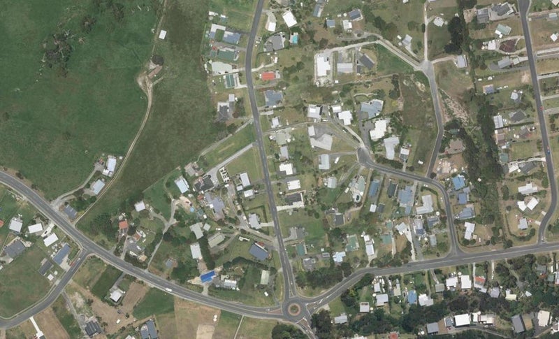 14 Cullen Street, Mangawhai Heads, Mangawhai - Carousel 1