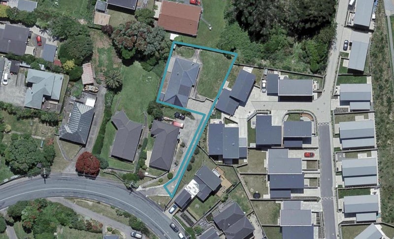 53 Glanmire Road, Newlands, Wellington - Carousel 1