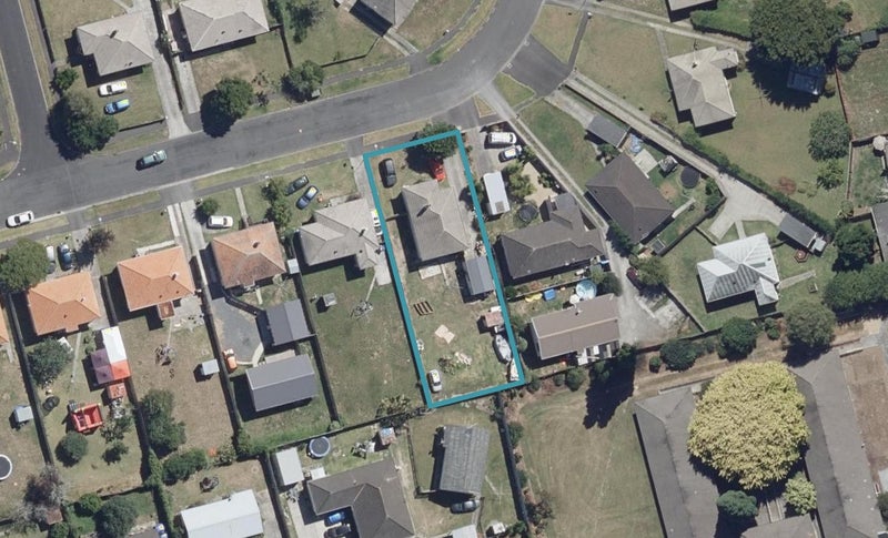 16 Douglas Crescent, Fairfield, Hamilton - Carousel 1