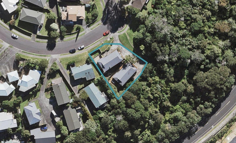 2/2 Fernlea Rise, Bayview, Auckland - Carousel 1