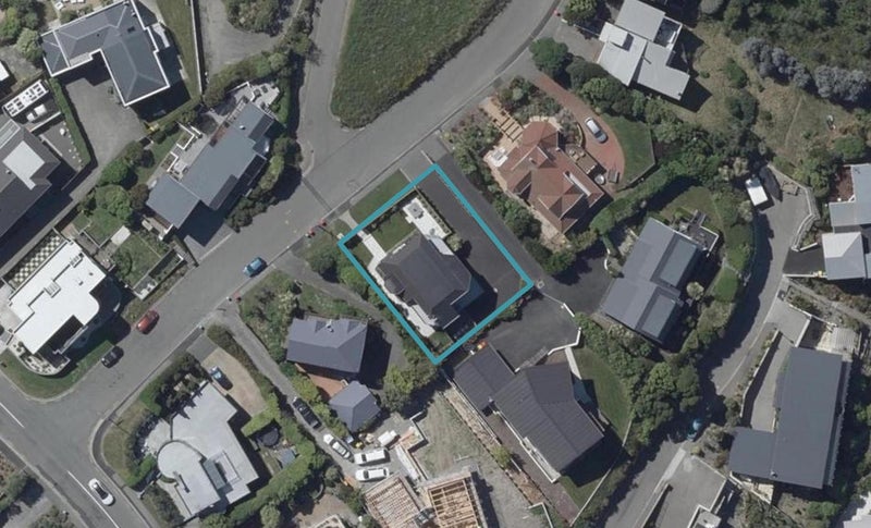 8 Glendevere Terrace, Redcliffs, Christchurch - Carousel 1