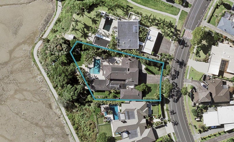 123 Fisher Parade, Sunnyhills, Auckland - Carousel 1