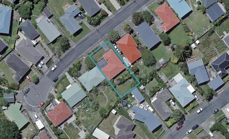 11 Alder Place, Newlands, Wellington - Carousel 1