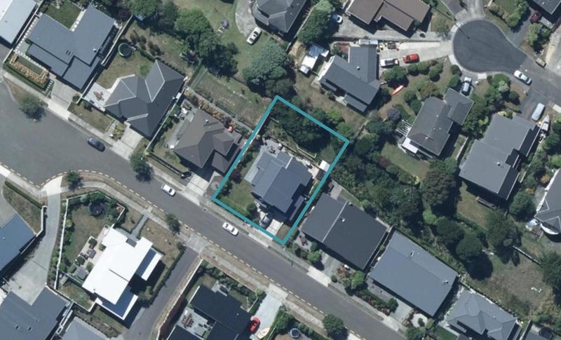 18 Flotilla Place, Whitby, Porirua - Carousel 1