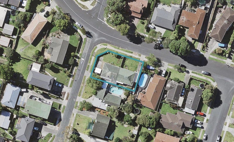 1/11 Kurnell Drive, Botany Downs, Auckland - Carousel 1
