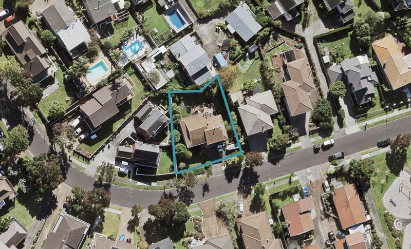 8 Sturm Avenue, Massey, Auckland - Carousel 1