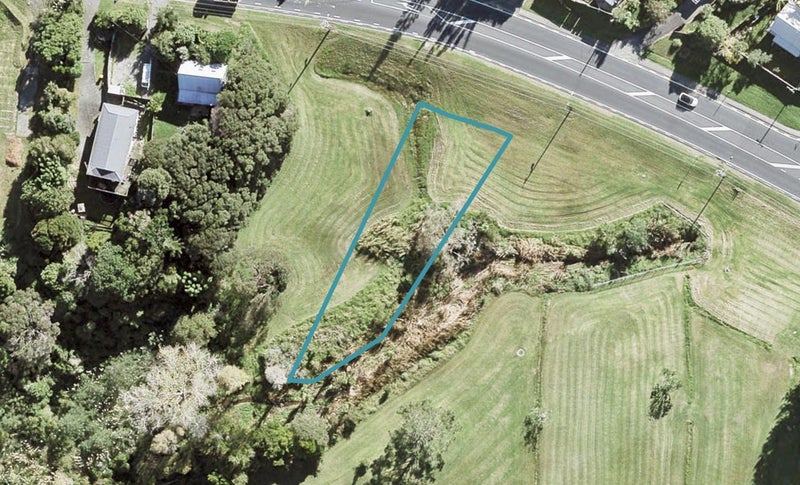 571 Whangaparaoa Road, Stanmore Bay, Whangaparāoa - Carousel 1