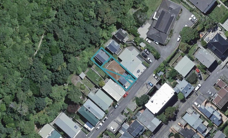 11C Upper Lewisville Terrace, Thorndon, Wellington - Carousel 1