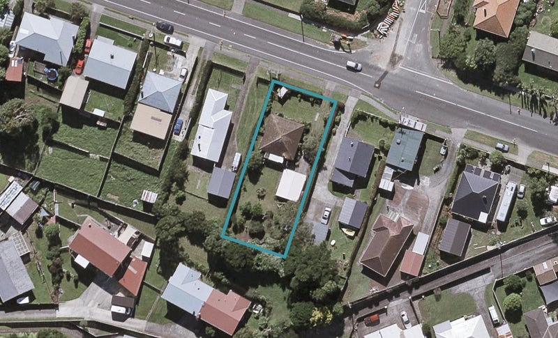 65 Omata Road, Marfell, New Plymouth - Carousel 1