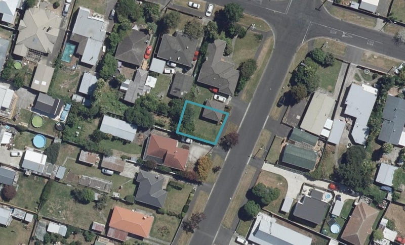 2/16 Irvine Street, Frankton, Hamilton - Carousel 1