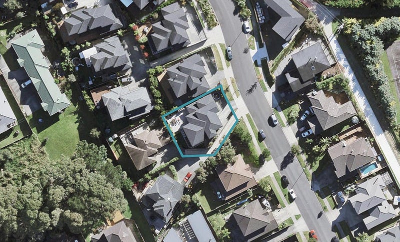 82 Rising Parade, Fairview Heights, Auckland - Carousel 1