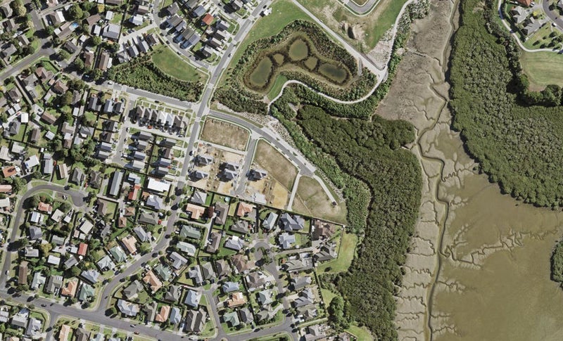 69 Becker Drive, Weymouth, Auckland - Carousel 1