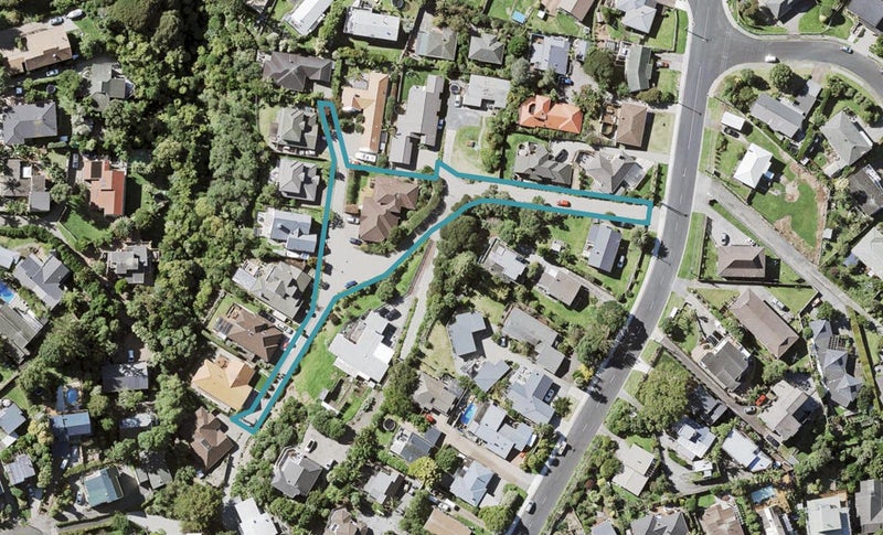 7 Renlee Place, Shelly Park, Auckland - Carousel 1