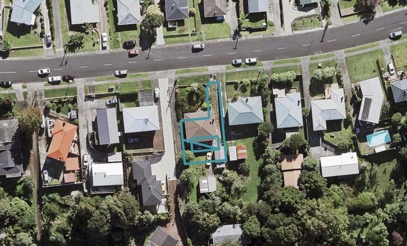 3/24 Seaview Road, Glenfield, Auckland - Carousel 1