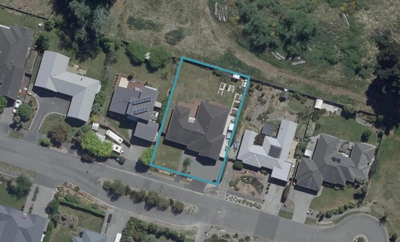 37 Hemingway Place, Spencerville, Christchurch - Carousel 1