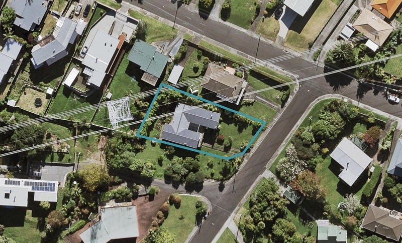 25 Bagley Street, Hillsborough, Auckland - Carousel 1