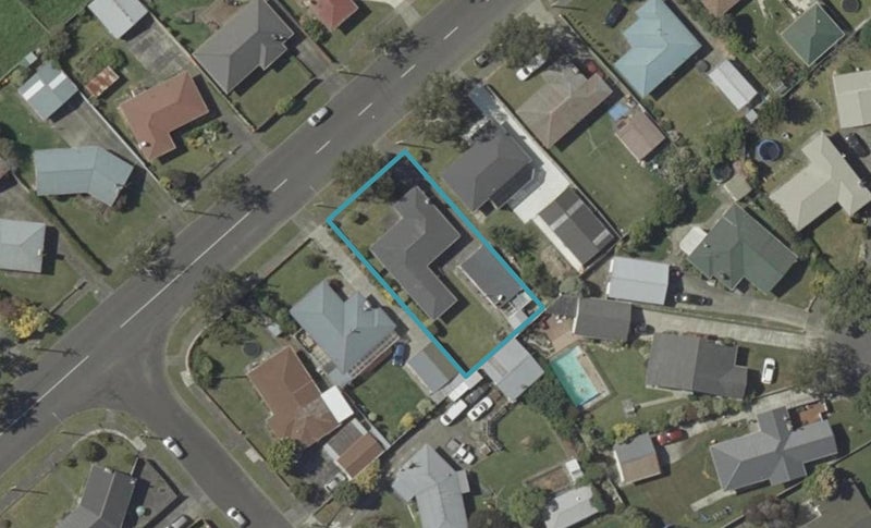 14 Benmore Avenue, Cloverlea, Palmerston North - Carousel 1