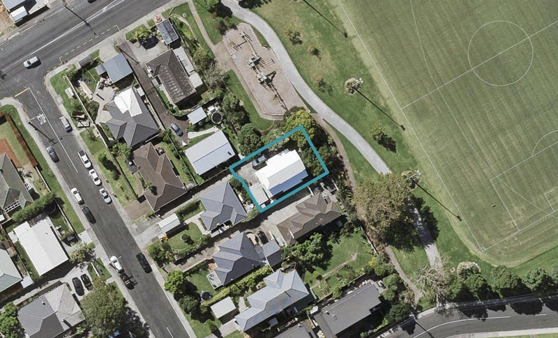 2B Birkley Road, Bayswater, Auckland - Carousel 1