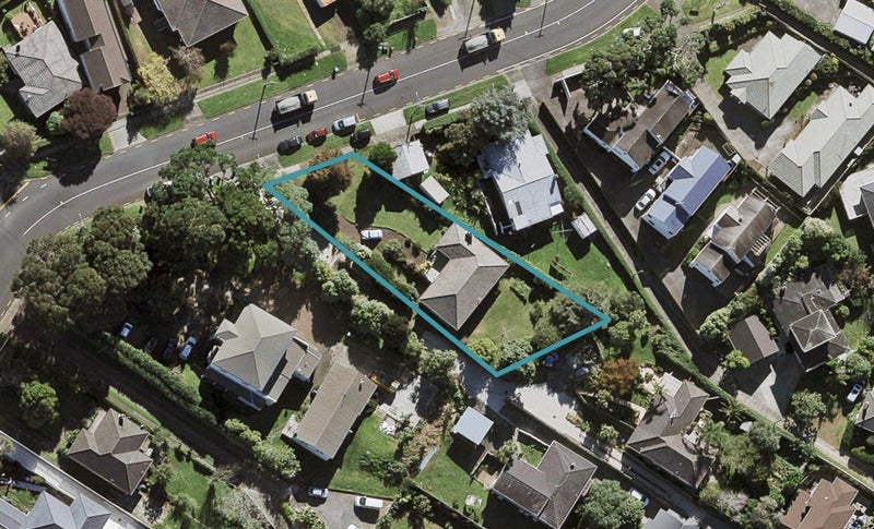 5 Warren Avenue, Three Kings, Auckland - Carousel 1