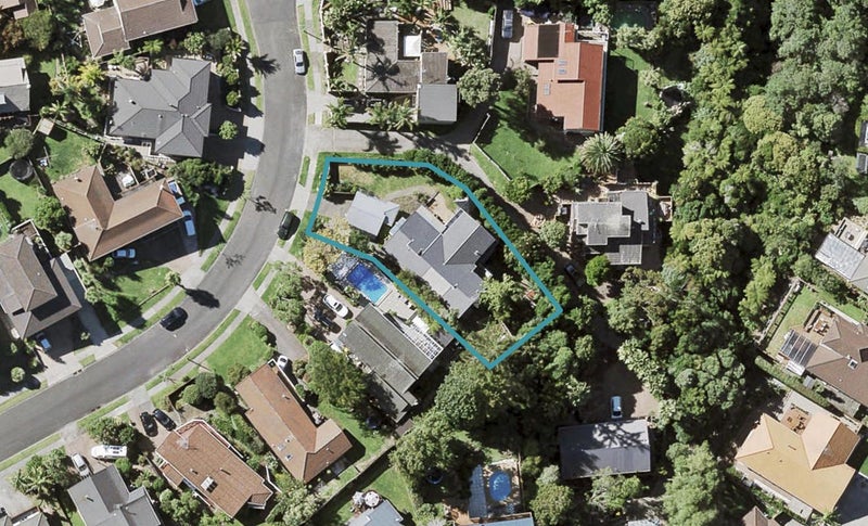 13 Cyclades Place, Shelly Park, Auckland - Carousel 1