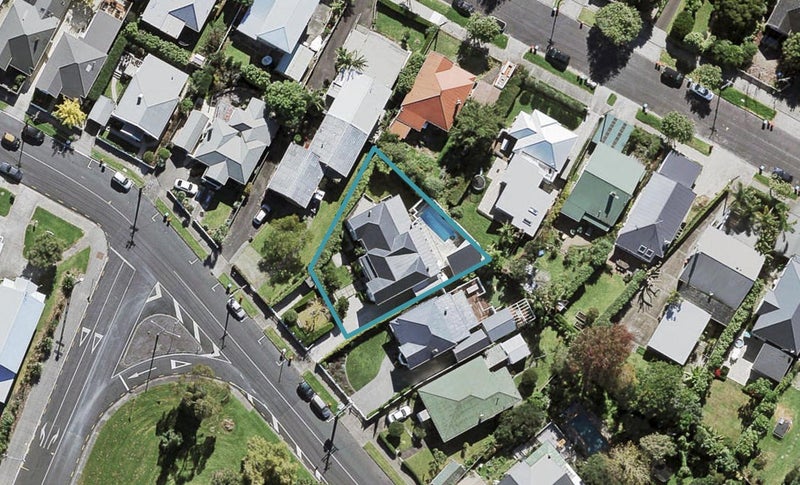 121 Western Springs Road, Morningside, Auckland - Carousel 1