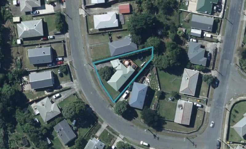 35 Swansea Street, Cannons Creek, Porirua - Carousel 1