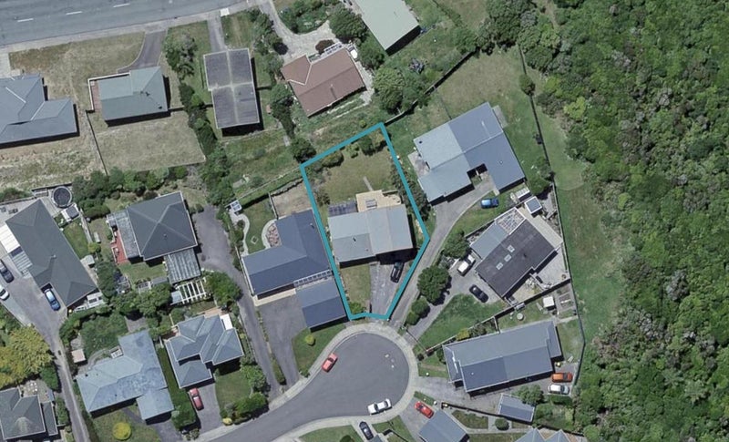 11 Bayswater Place, Newlands, Wellington - Carousel 1